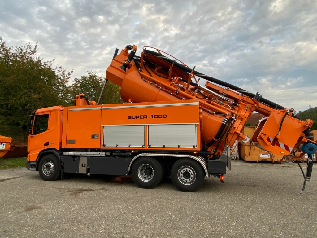 DAF XD 450 mit Kanalreinigungsaufbau