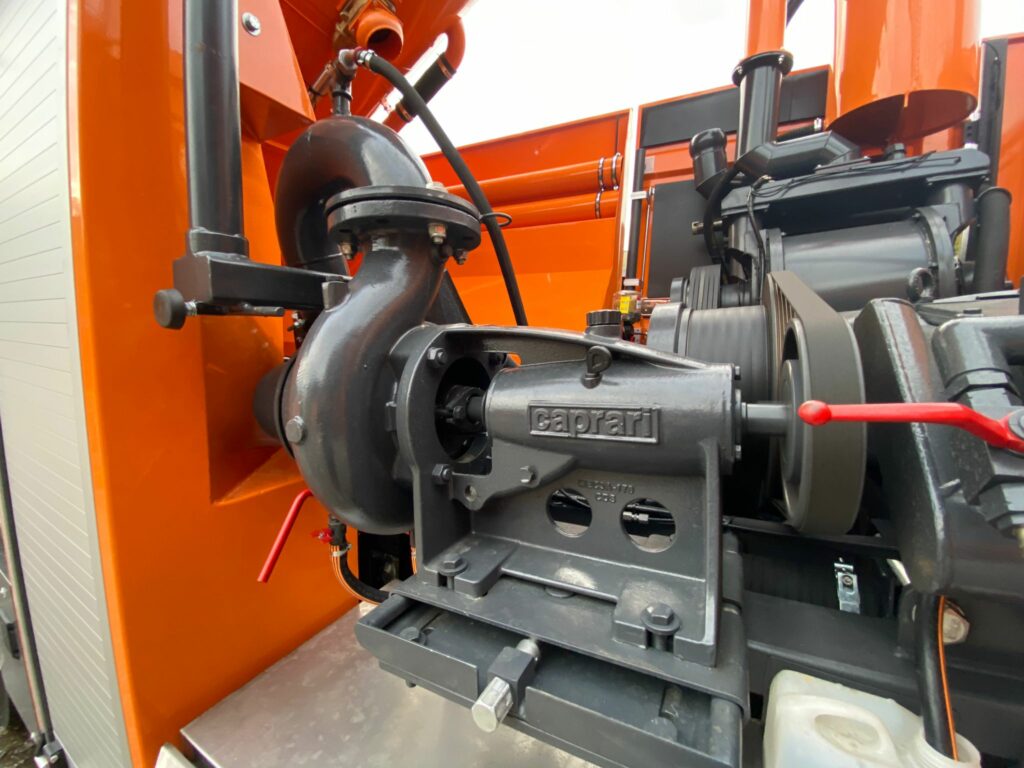 DAF XD 450 mit Kanalreinigungsaufbau